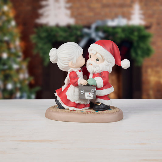 A Magical Kiss-mas Eve Night Figurine