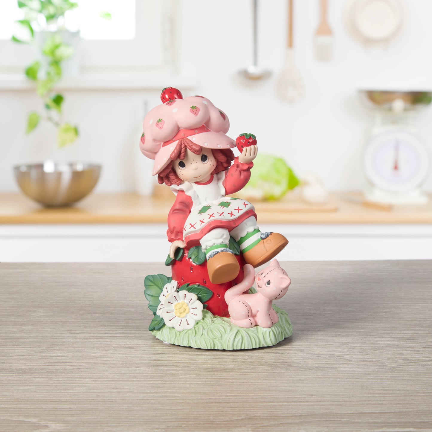 Strawberry Shortcake You're So Berry Sweet Figurine