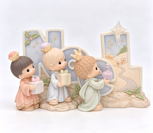 Noel Nativity Vintage Figurine
